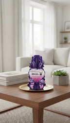Vela decorativa para abuela colocada en mesa de salón como regalo especial